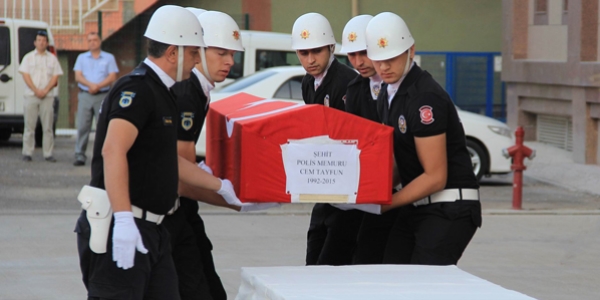 Şehit polis memuru için tören düzenlendi