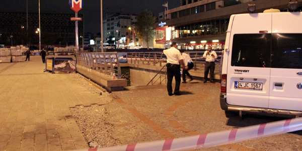 Taksim metro istasyonunda bomba panii