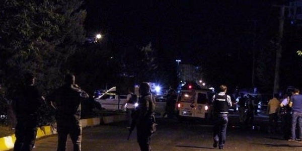 Diyarbakr'da polise saldr: 1 ehit