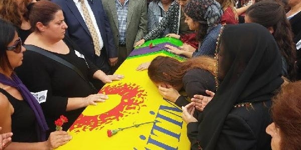 Ankara'daki patlamada ölen öğretmen toprağa verildi
