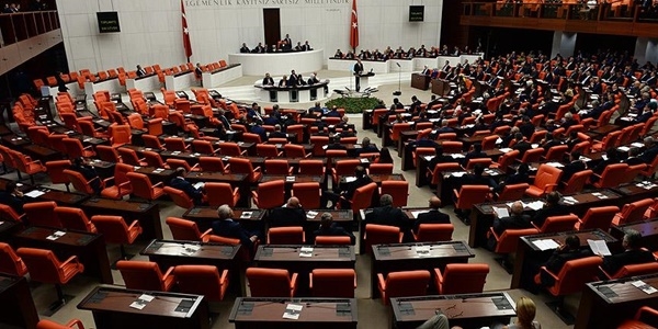 MHP'nin soruşturma önergesi iade edildi