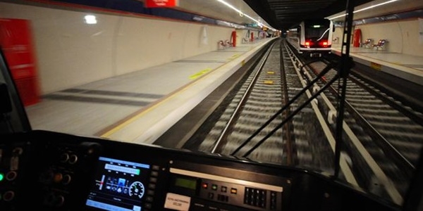 Ankara'da metronun altına atlayarak intihar etti