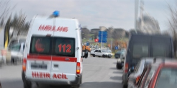Mula'da ambulans kaza yapt: 2 yaral
