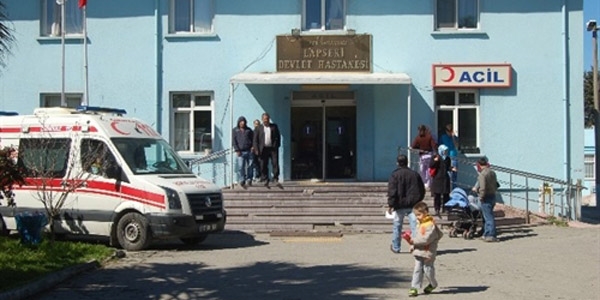 Çanakkale'de 19 öğrenci, yedikleri yemekten zehirlendi