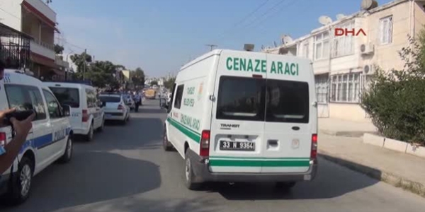 Mersin'de kamyonetin altında kalan çocuk öldü