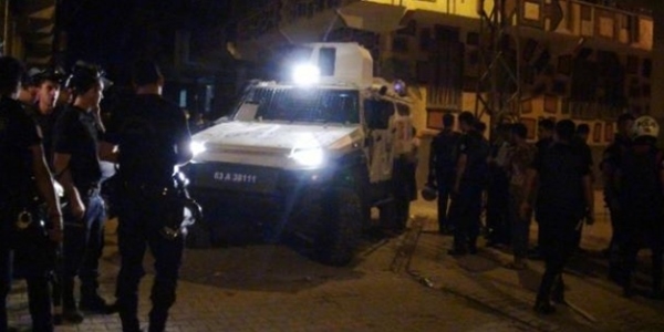 Çocukların kavgasına aileler karıştı: 3'ü polis 14 yaralı
