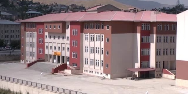 Yüksekova'da eğitimin çıtası yükseldi