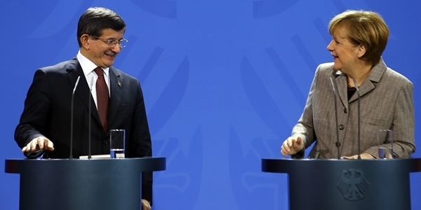 'T�rk vatanda�lar�na Schengen uygulamas�n�n ba�lamas� laz�m'