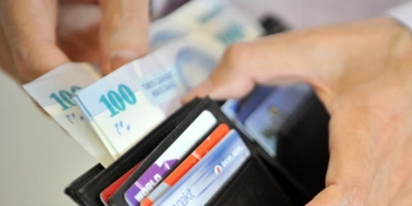 �ktidar�m�zda 'Emeklilere Mart ay�nda bin 400 lira' verilecek