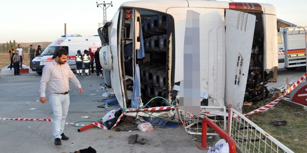 Aksaray'da otobs kazas: 1 l, 42 yaral