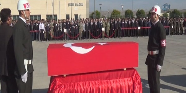 Şehitler memleketlerine uğurlandı