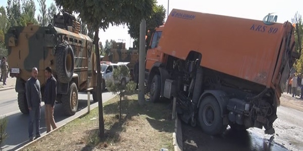 Askeri araç kaza yaptı: 1 ölü, 3 yaralı