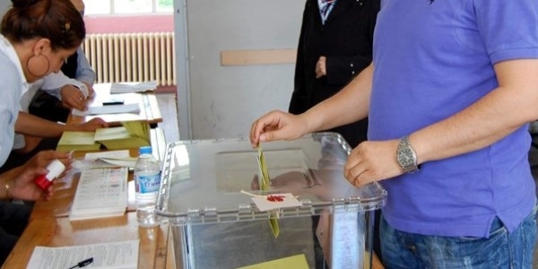Cizre'de 93 sandığın yeri değiştirildi