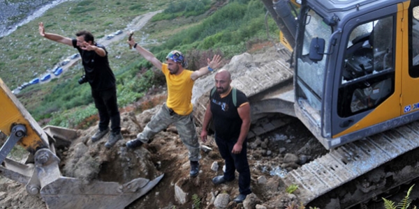 'Ye�il Yol'da �al��an i� makinesine ate� a��ld�: 1 yaral�