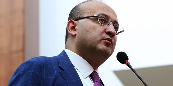 Akdoğan: Hukuk baro başkanı için de geçerli