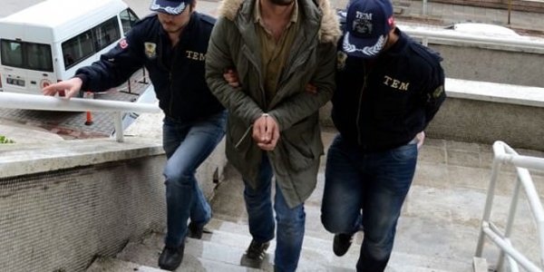 Mersin'de banka teknik personelinin de olduu 3' tutukland