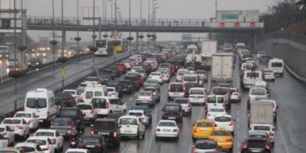 İstanbul'da yağmur trafiği!