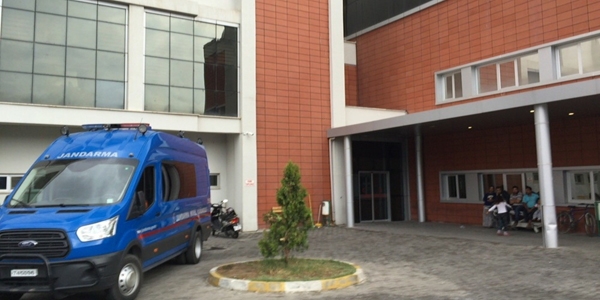 Eski Bakan'ın, başına traktör parçası çarpması sonucu ağır yaralandı