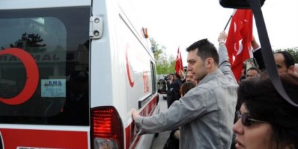 �ehit Astsubay �mer K�l��o�lu'nun babaevinde yas var