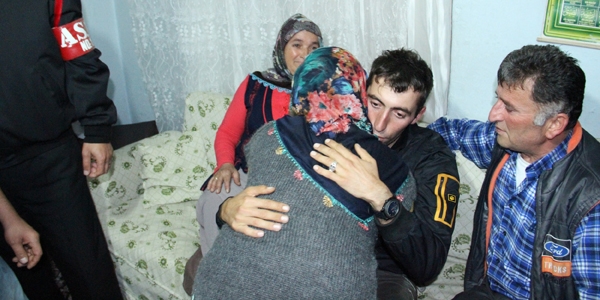 Dalca'da yaralanan asker tedavisinin ardndan baba ocanda