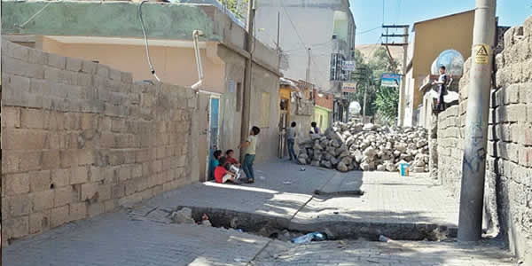 PKK kazdığı hendeğe düştü