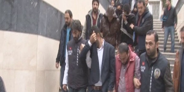 Ünlü hukuk profesörünün 4,5 milyon lirasını dolandıranlar yakalandı