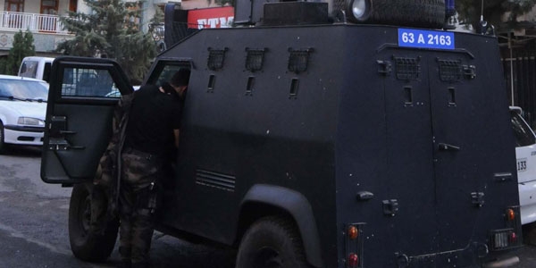 'Bomba tweeti'ne yeniden gözaltı