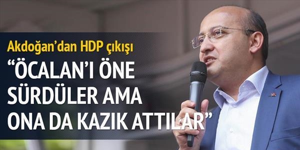 Akdoğan: Öcalan'ı diri diri gömdüler