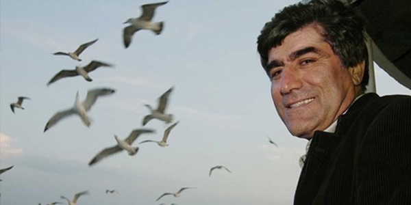 'Dink'i öldürten bir çetenin yanında poz vermekten utanmaz mısınız?'