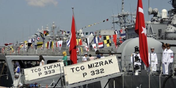 Donanma Komutanlığı'na bağlı gemiler halkın ziyaretine açıldı