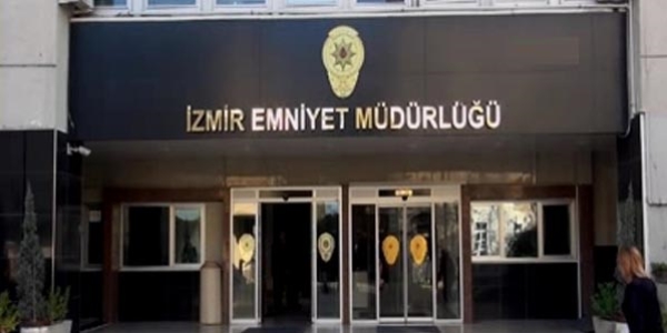 İzmir'de 2 polis memuru açığa alındı