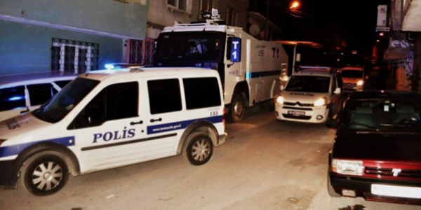 İzmir'de polis ekiplerine silahlı saldırı
