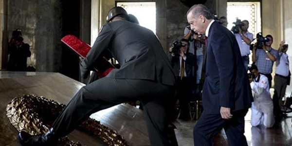 Devletin zirvesi Anıtkabir'de