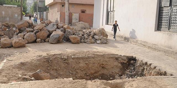 'PKK hendek kazarak halkı göçe zorluyor'