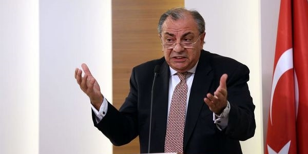 T�rke�: �antay� Davuto�luna a�sayd�n