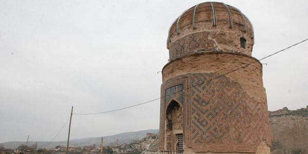 Zeynel Bey T�rbesi 'treyler sistem' ile ta��nacak