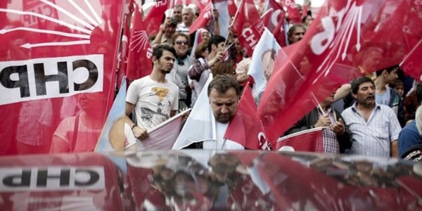 CHP 1 Kas�m'dan oylar�n� art�rarak ��kt�