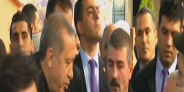 Erdoğan, sabah namazını Eyüp Sultan'da kıldı