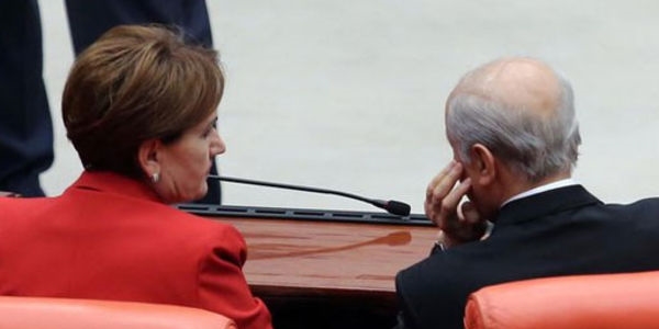 MHP'de Meral Akşener sesleri