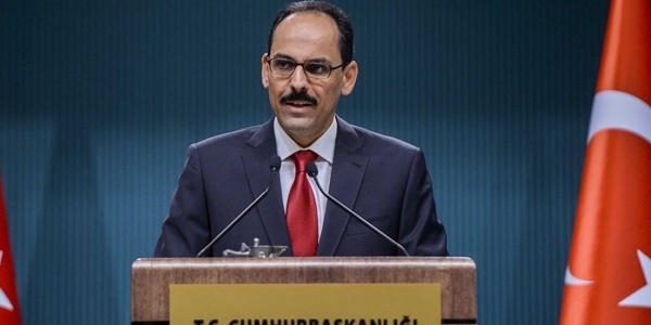 Başkanlık için referandum sinyali