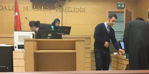 İlk başörtülü hakim