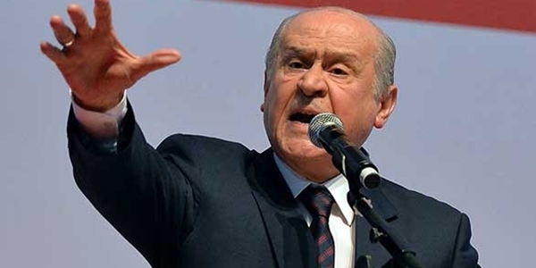Bahçeli: Hayret ve tebessümle takip ediyorum