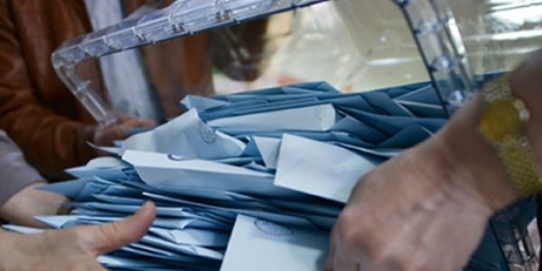 Ak Parti CHP'den yüzde 3 oy aldı