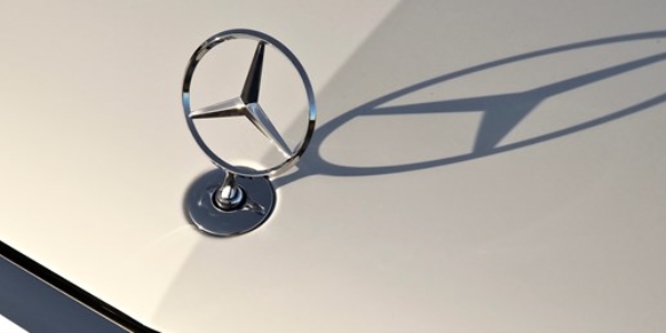 Mercedes 126 bin aracını geri çağırıyor