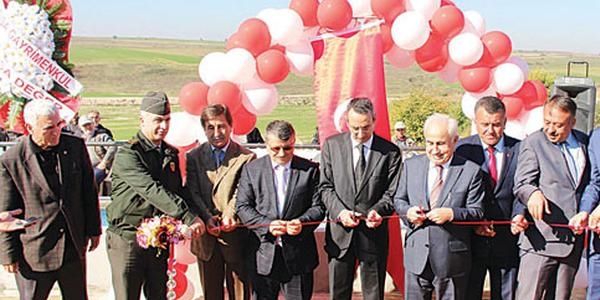 Vali, yalak açtı