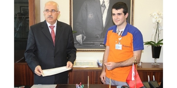 Temizlik işçisi bulduğu 24 bin 500 euroyu teslim etti