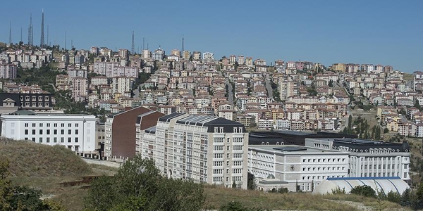 İpek Üniversitesi'nin şantiyeye çevirdiği 'yeşil alan' geri alındı