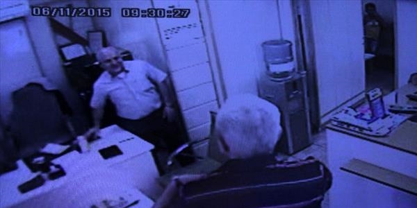 Fazladan aldığı 10 bin lirayı geri verdi