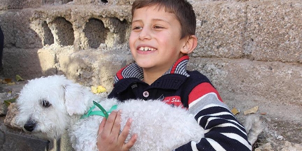 Erdoğan, Ömer Faruk'a köpek hediye etti