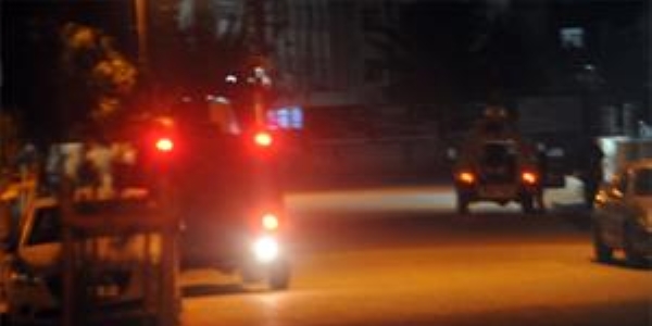 Molotoflu saldırı yapan gruba polis müdahalesi